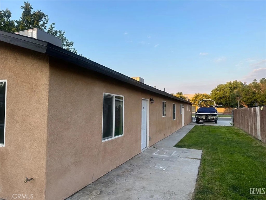 3709 Jewett