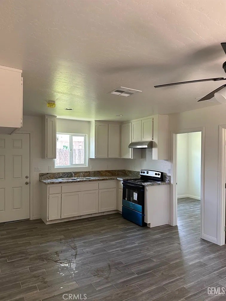 3709 Jewett