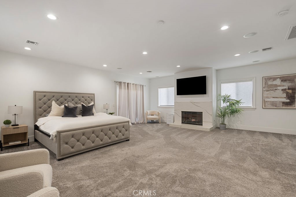 9069 Gallatin