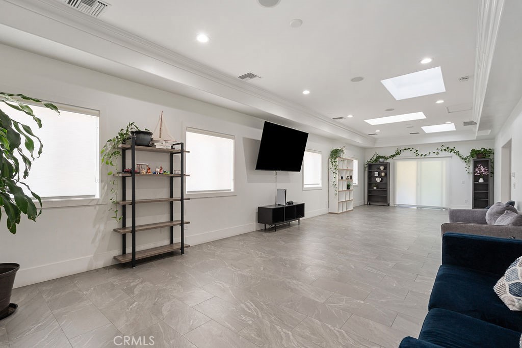 9069 Gallatin