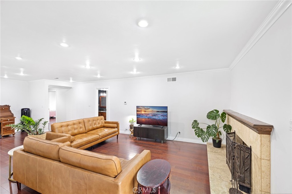 5262 Christal Avenue