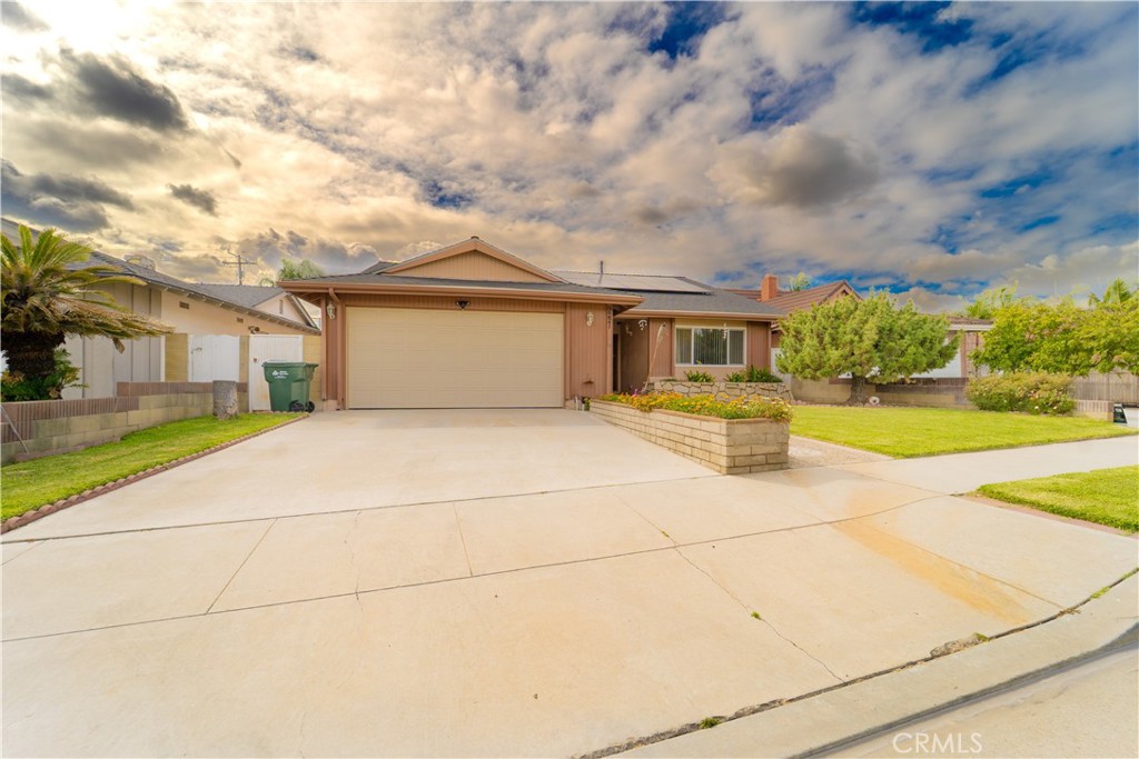 9221 Pico Vista