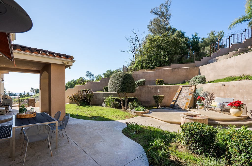 15841 Aurora Crest