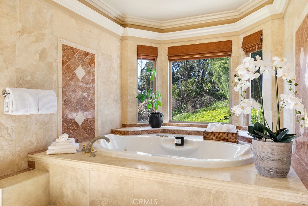 15841 Aurora Crest