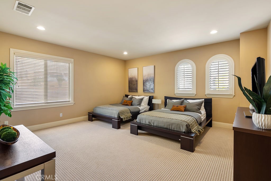 15841 Aurora Crest