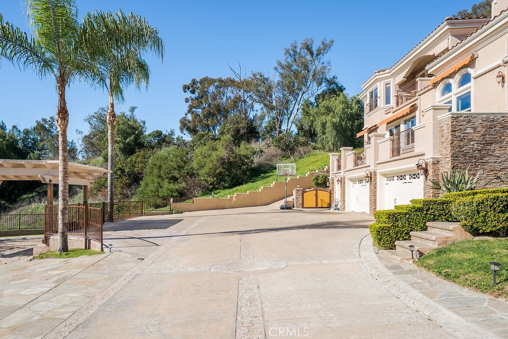 15841 Aurora Crest