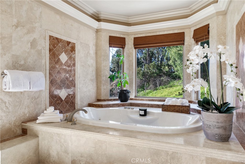15841 Aurora Crest