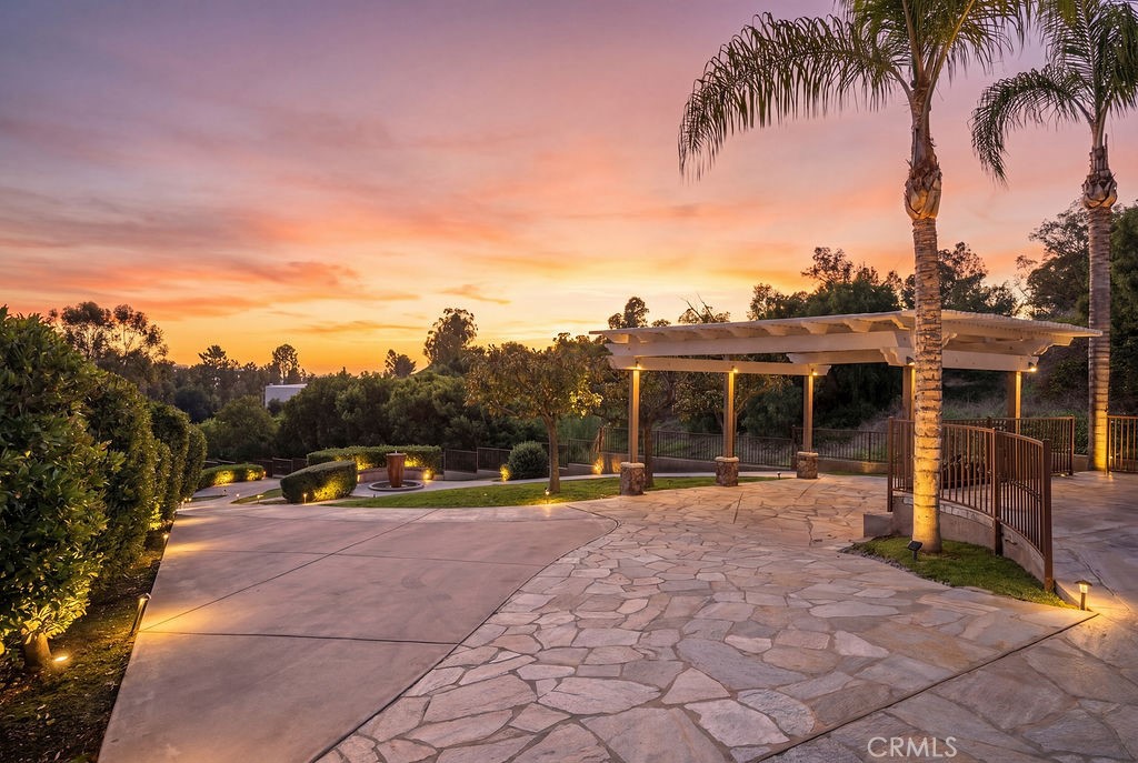 15841 Aurora Crest
