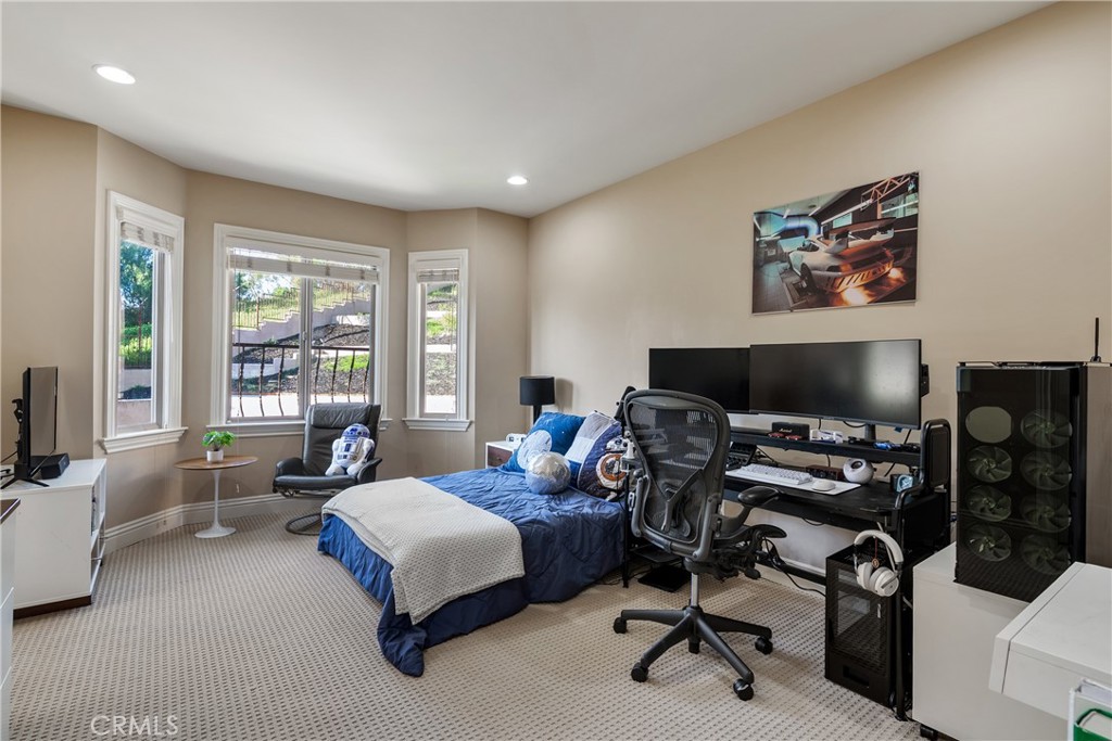 15841 Aurora Crest