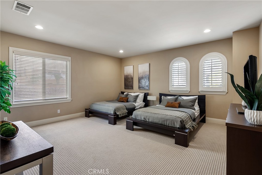 15841 Aurora Crest