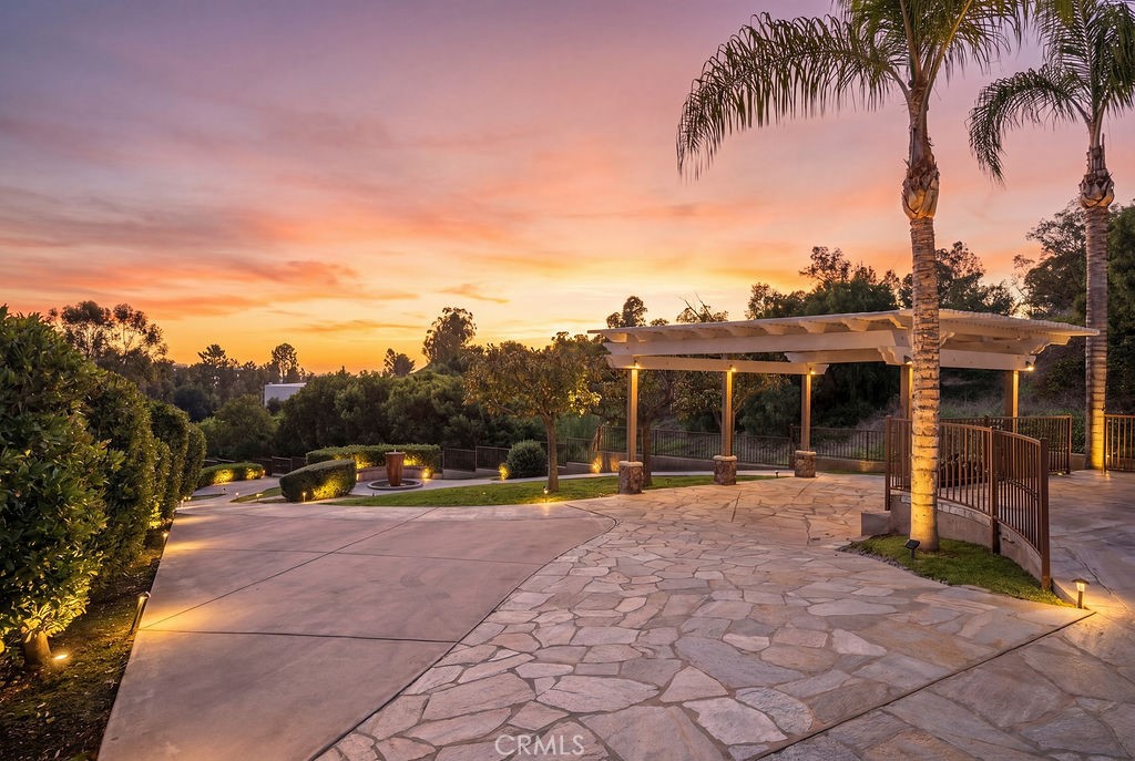 15841 Aurora Crest
