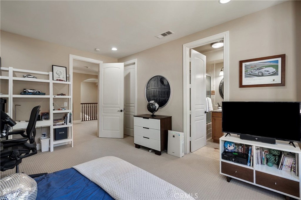 15841 Aurora Crest