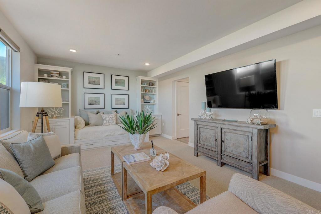 700 S The Strand 101