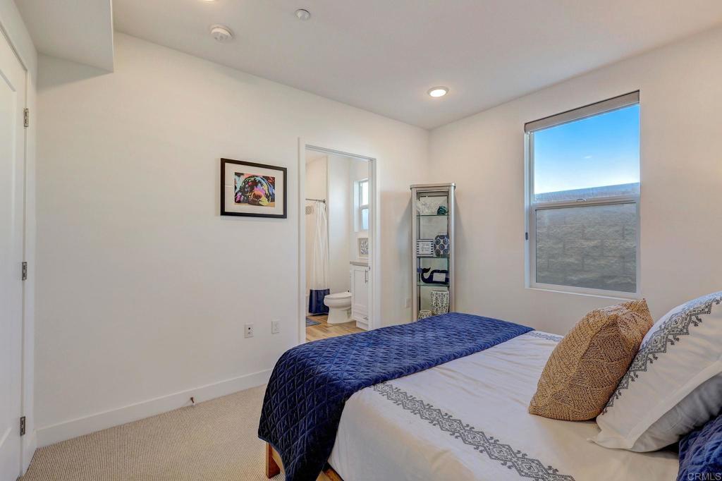 700 S The Strand 101