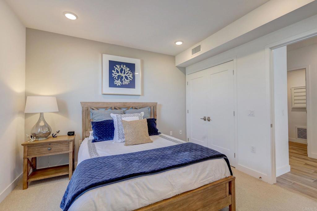 700 S The Strand 101