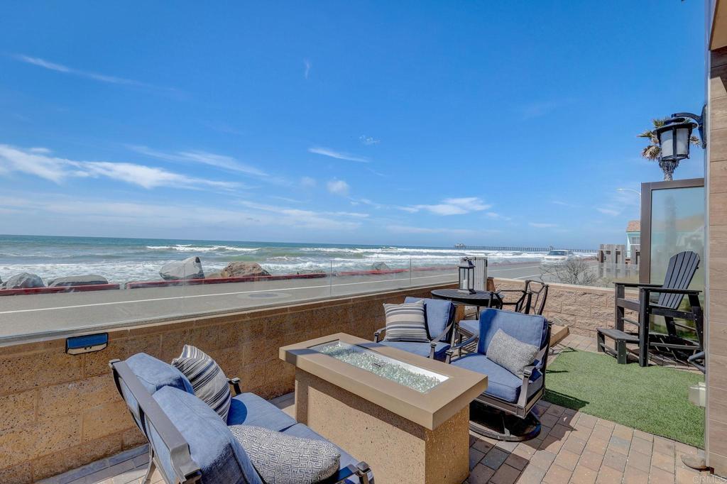 700 S The Strand 101