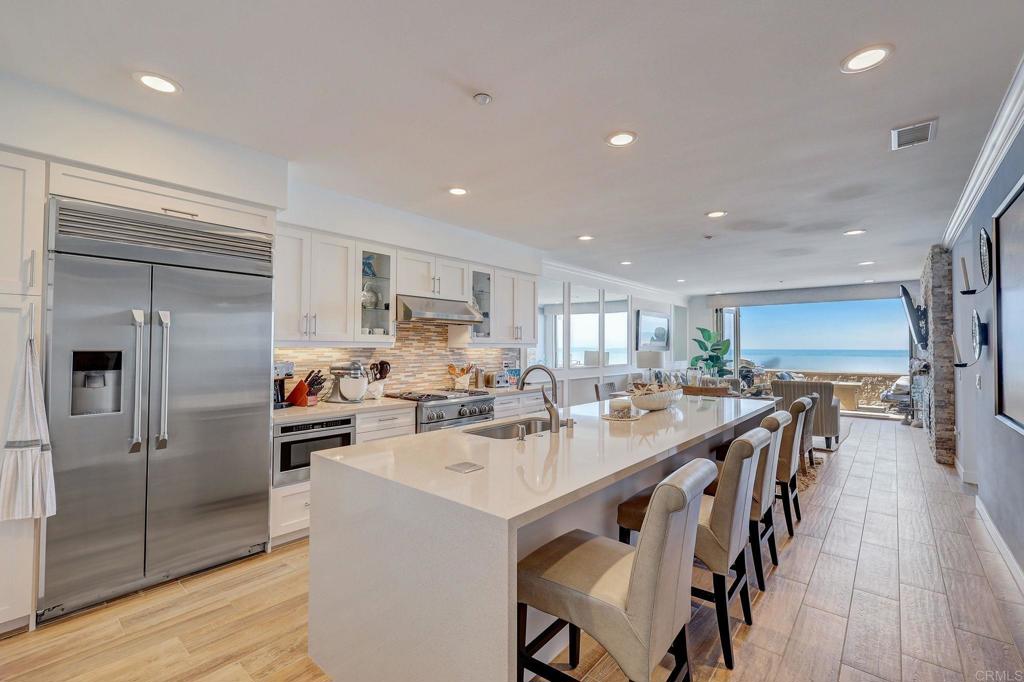 700 S The Strand 101