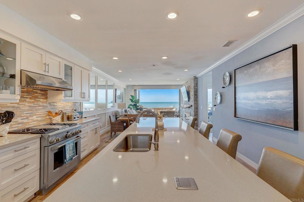 700 S The Strand 101