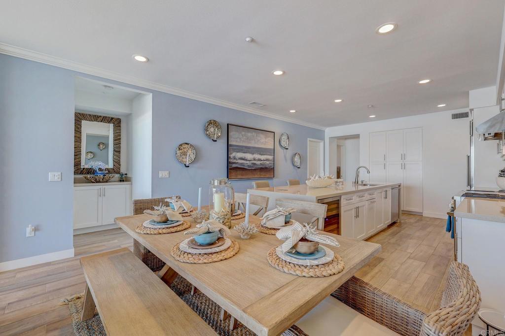 700 S The Strand 101