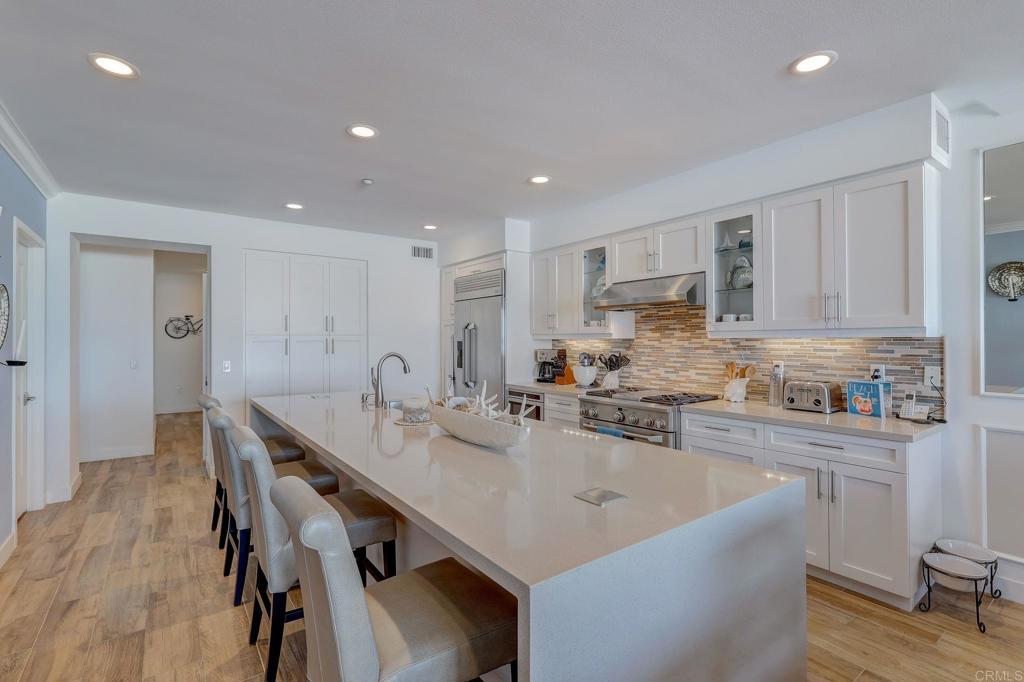 700 S The Strand 101