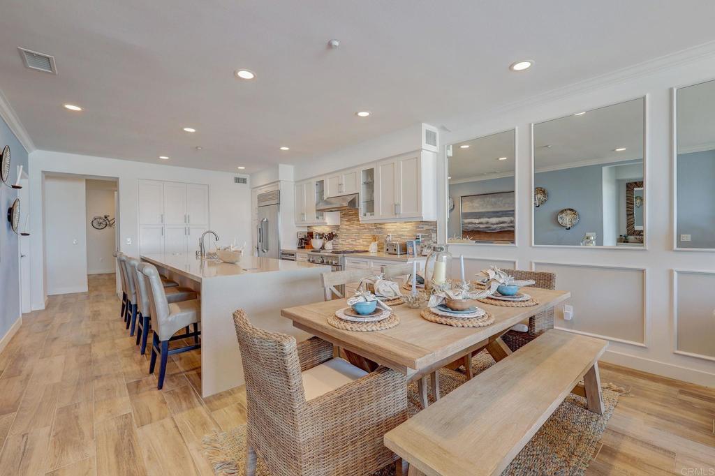 700 S The Strand 101