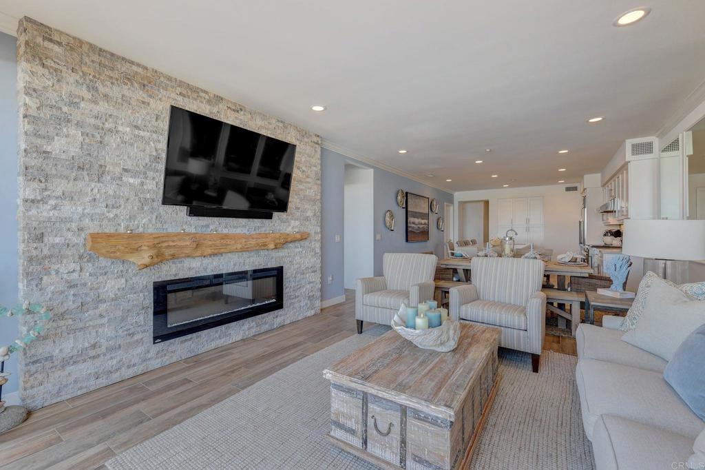 700 S The Strand 101