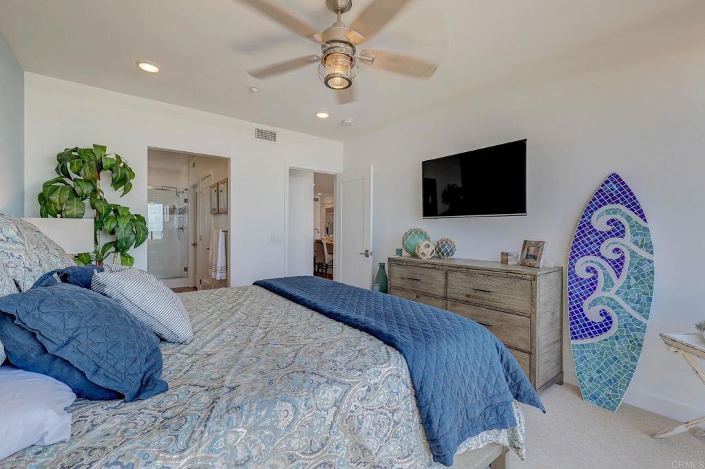 700 S The Strand 101