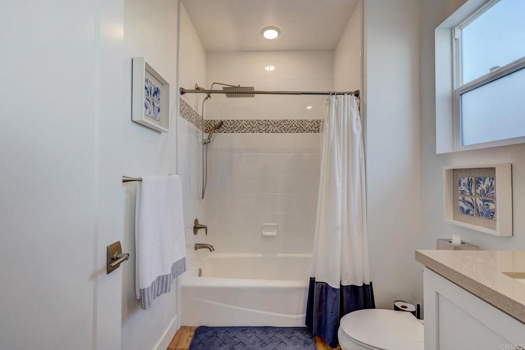 700 S The Strand 101