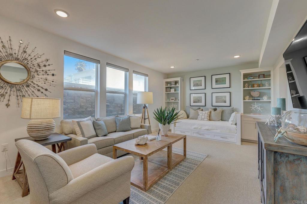 700 S The Strand 101