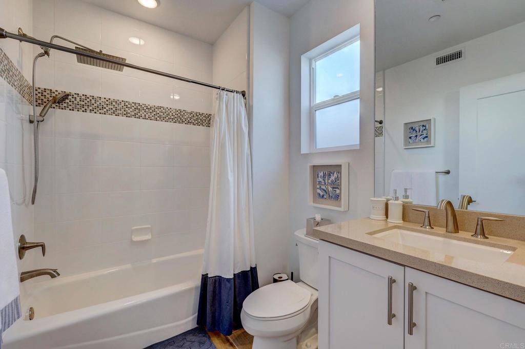 700 S The Strand 101