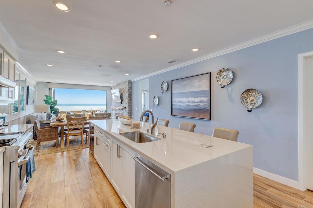 700 S The Strand 101