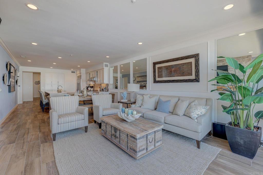 700 S The Strand 101