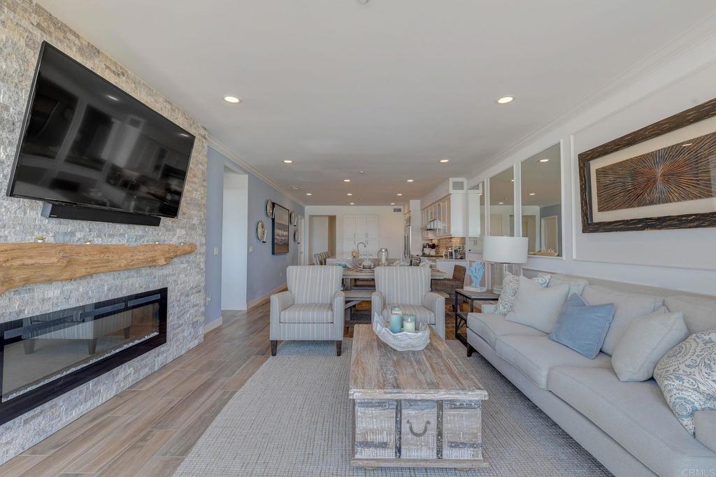 700 S The Strand 101