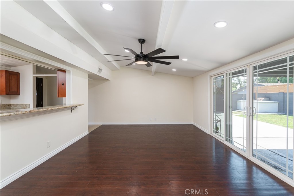 2214 N Hesperian Street