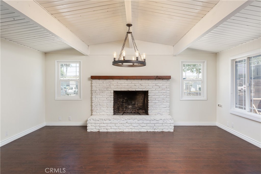 2214 N Hesperian Street