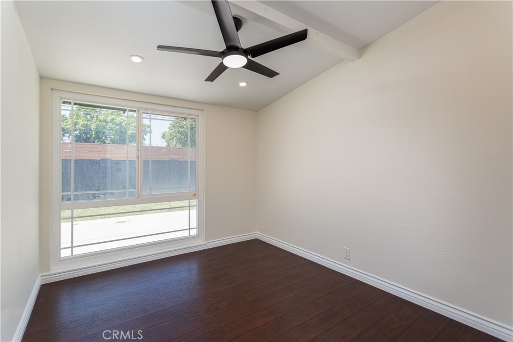 2214 N Hesperian Street