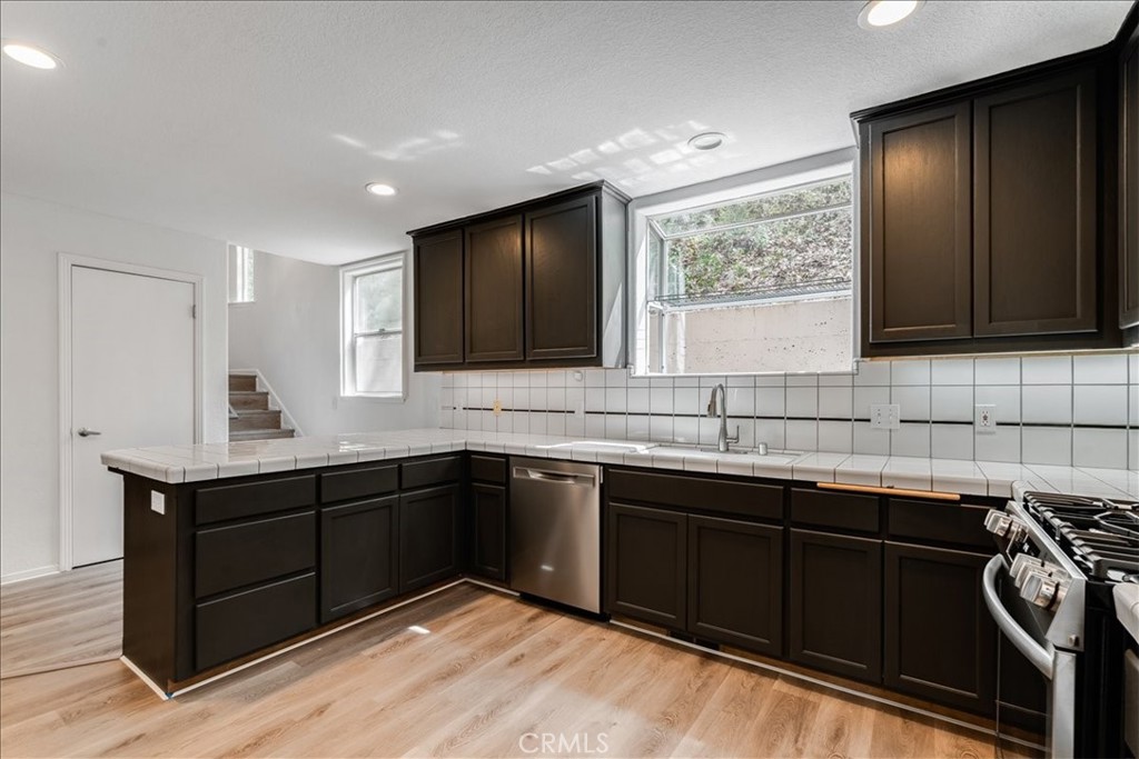 6281 York Mountain