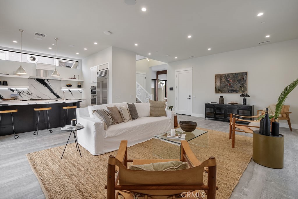 603 Huntington Street