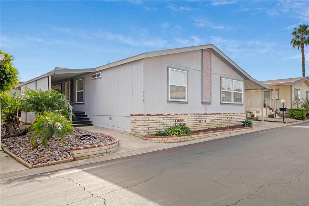 1550 Rimpau Avenue 110