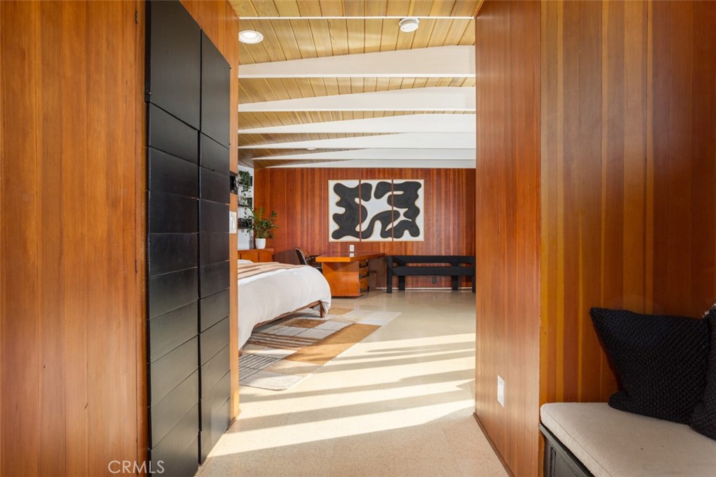 1062 E Tehachapi Drive