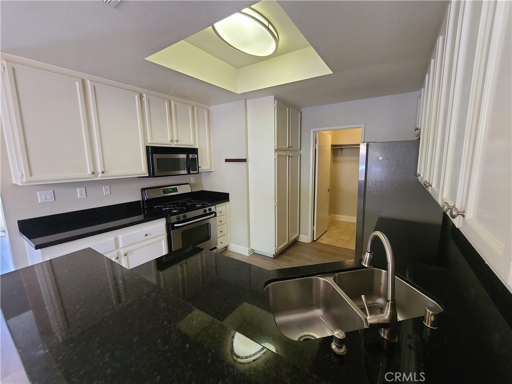 19431 Rue De Valore 11B