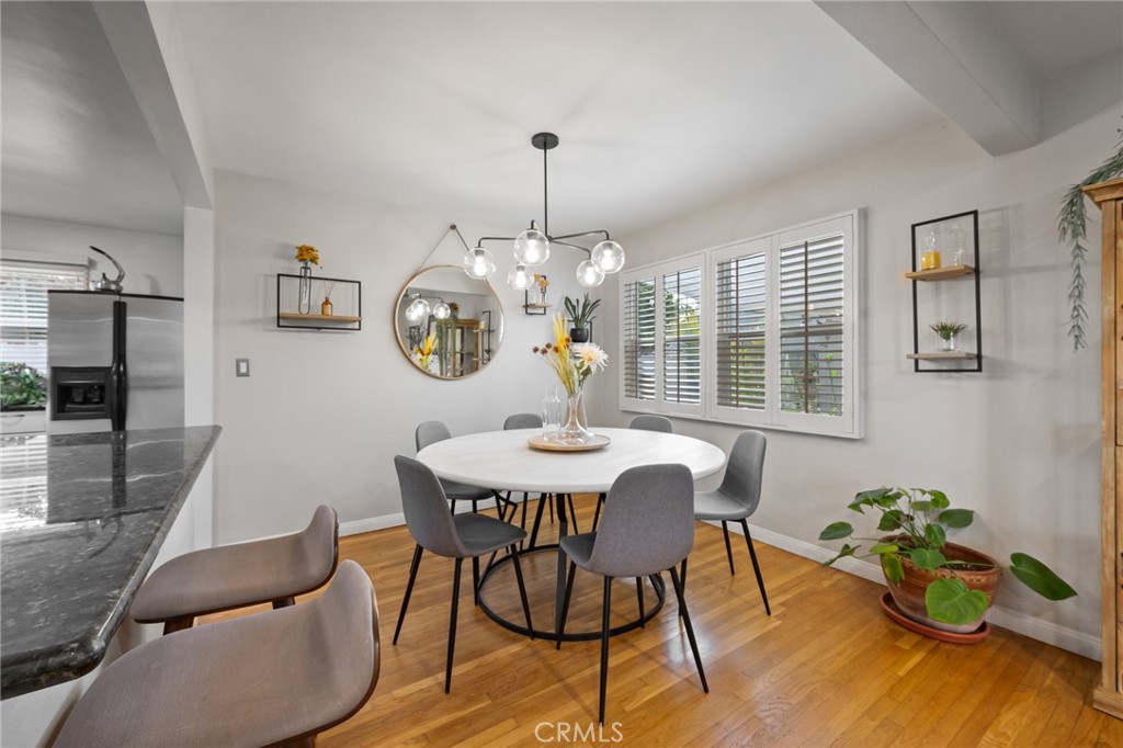 2309 Larchmont Avenue