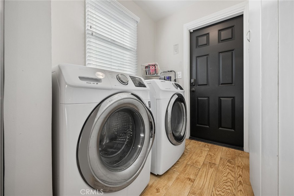 2309 Larchmont Avenue