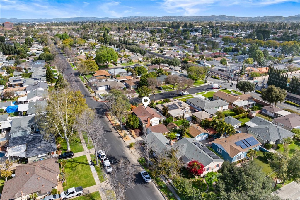 2309 Larchmont Avenue