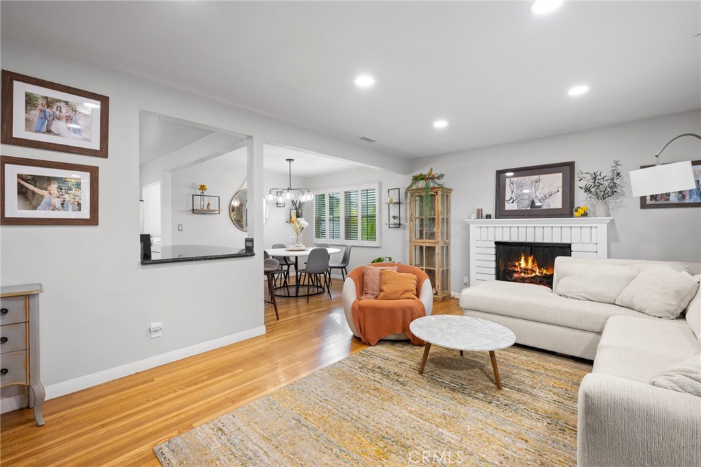 2309 Larchmont Avenue