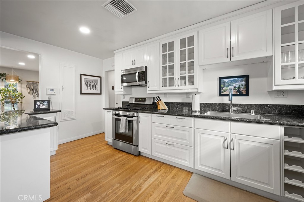 2309 Larchmont Avenue