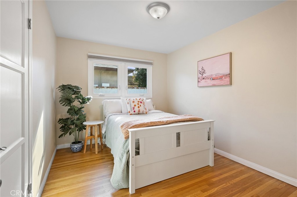 2309 Larchmont Avenue