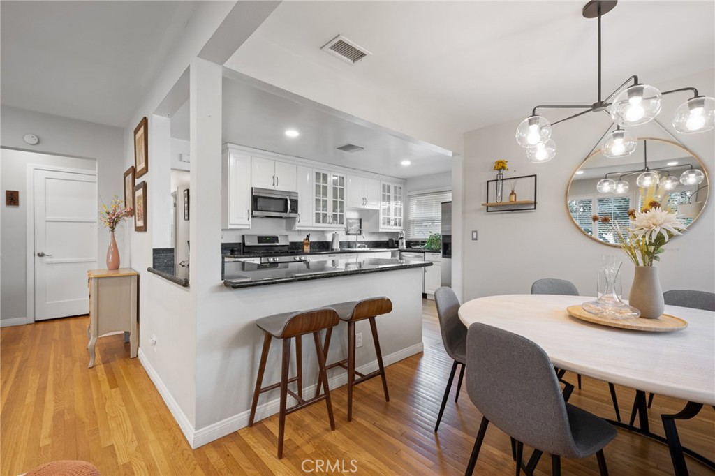 2309 Larchmont Avenue