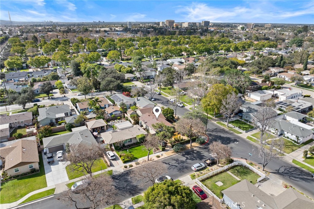 2309 Larchmont Avenue