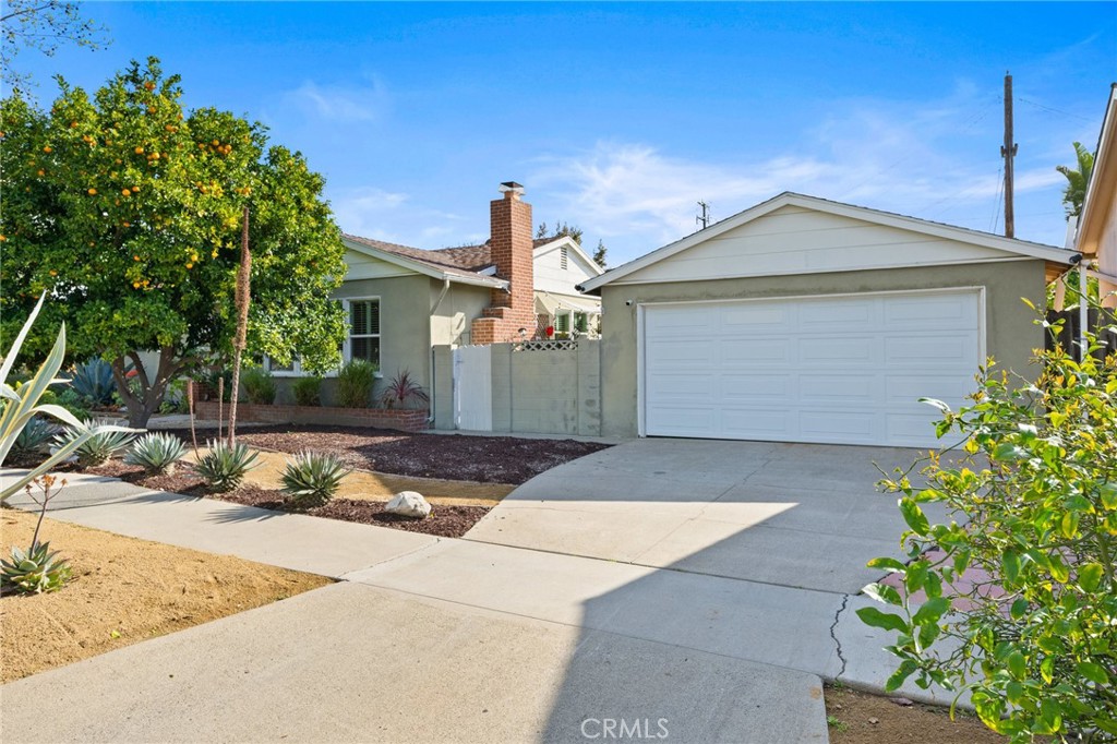 2309 Larchmont Avenue